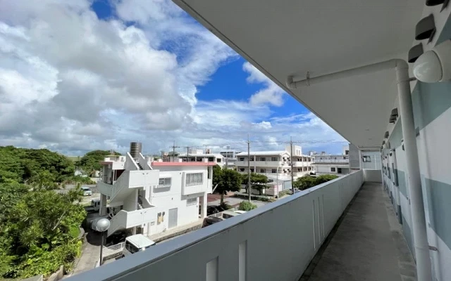 レオパレスグリーンヒル - Ginowan student accommodation - 101号房间(带独立厨房)