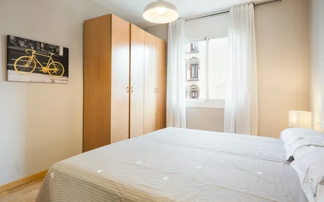 Great 4 bedroom flat in Eixample, fully equipped 2