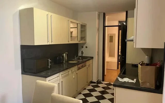 Stilvolle, sanierte 3-Raum-Wohnung mit gehobener Innenausstattung mit EBK in Munchen Laim 3