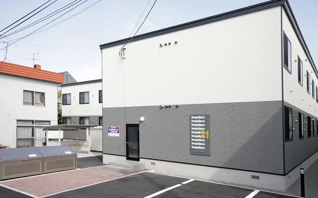 レオパレスフィオーレ月寒 0