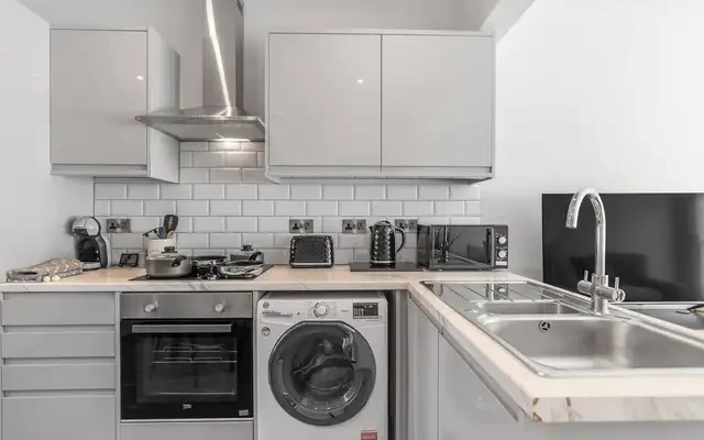 Beautiful Surrey Street Duplex 3