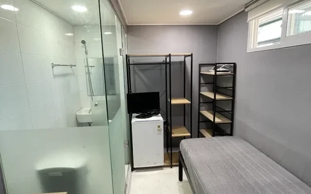 [5 mins to Yonsei Univ. and subway station] Simple House - Seoul student accommodation - P3-611