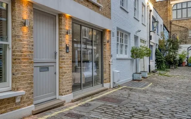 Clarkes Mews 13347# 1