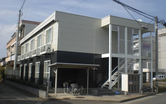 レオパレスユーカリ 3
