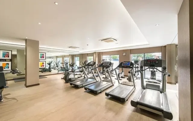 CW-Flat , Fermont House, Beaufort Square, London 4