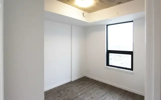 7 Erie Ave 3