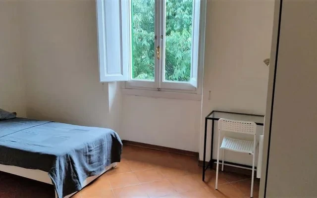 Stanza condivisa in Viale Dei Mille 32 - alloggio per studenti a Firenze - Shared Room