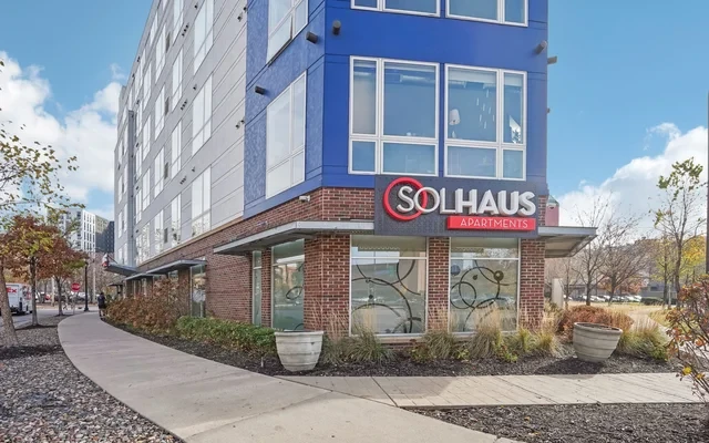Solhaus Apartments - chỗ ở sinh viên tại Minneapolis
