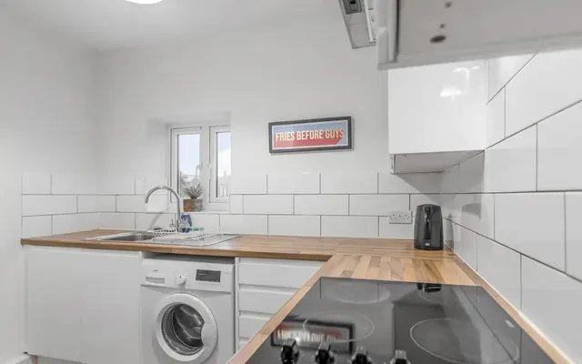2 bed apartment by John Lewis - B 0