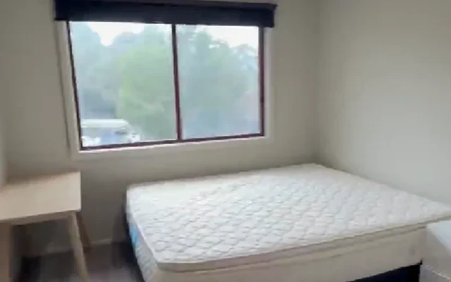 8 Uganda Street 0