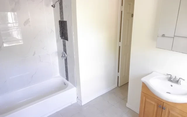 301 Maple St Apartment 2 1