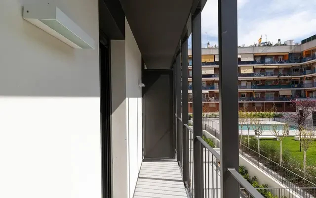 Interesting 3-bedroom apartment in El Poblenou 2