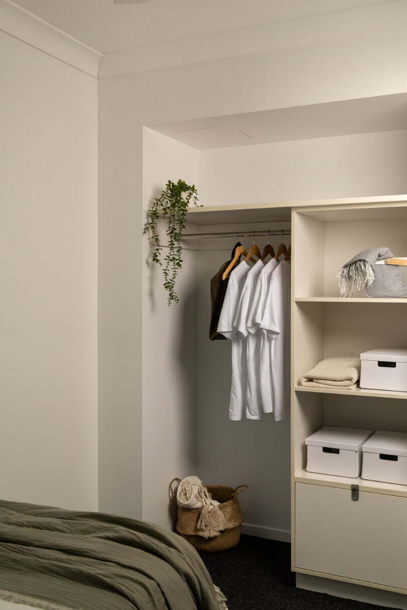 Single Bedroom – 3 share apt