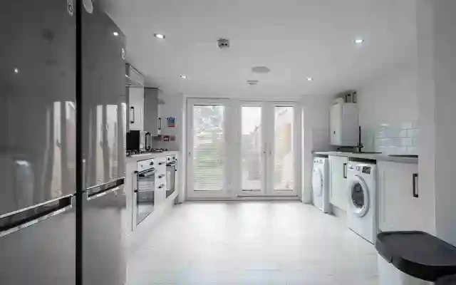 87 Monks Road 2