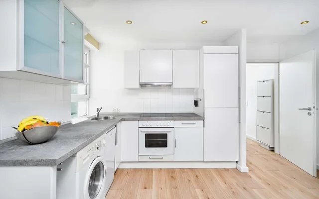 Einmalige Lage - wunderschoene Wohnung/ perfect location - Great Apartment 3