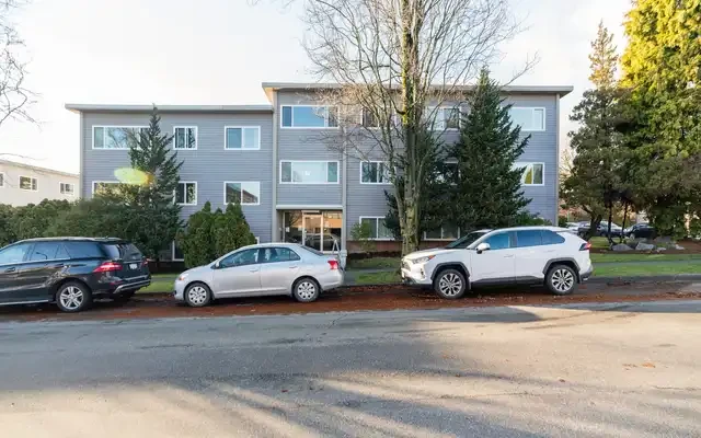 8735 Selkirk 1