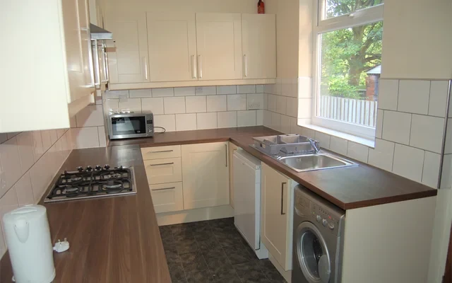 Entire Place·5B2B···964 Pershore Road, Selly Oak 2