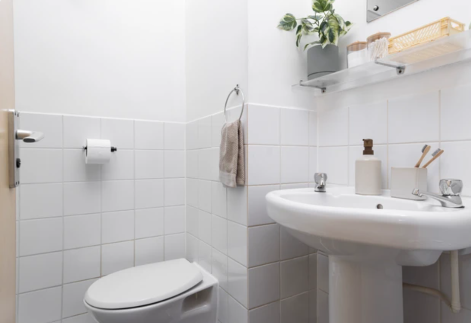 Medium Ensuite: Three Bed Flat