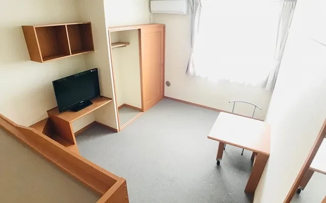 レオパレスルーチェ 4