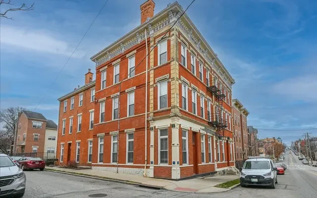213-215 E. University 0