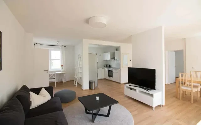 Schoen geschnittene 3-Zimmer-Wohnung im Herzen Berlins - gemutlich moebliert 0