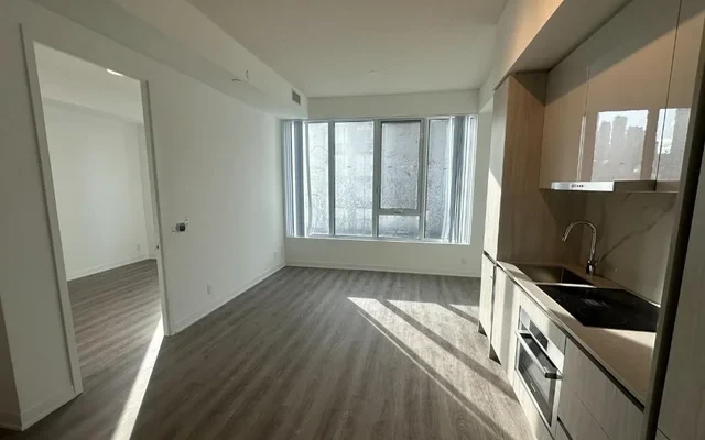 180 Front Street E 3