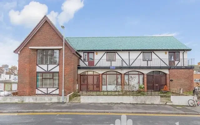 6 Bed Terraced HMO House 0