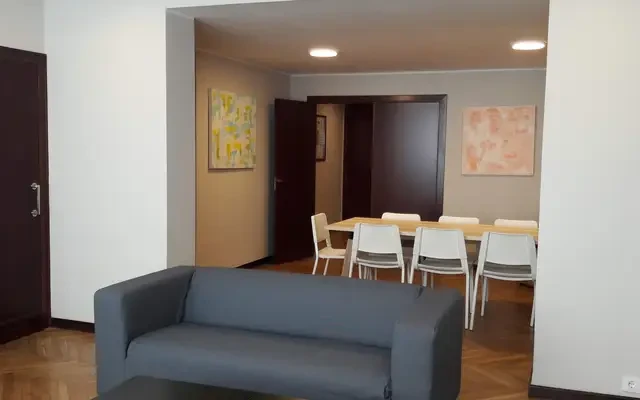 apartment near Via Augusta 4