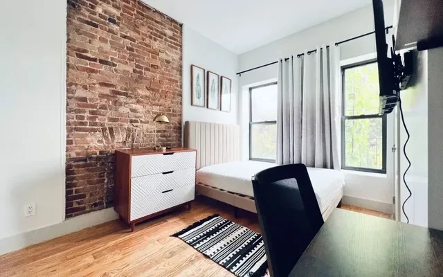 892 Myrtle Avenue, Ridgewood 4