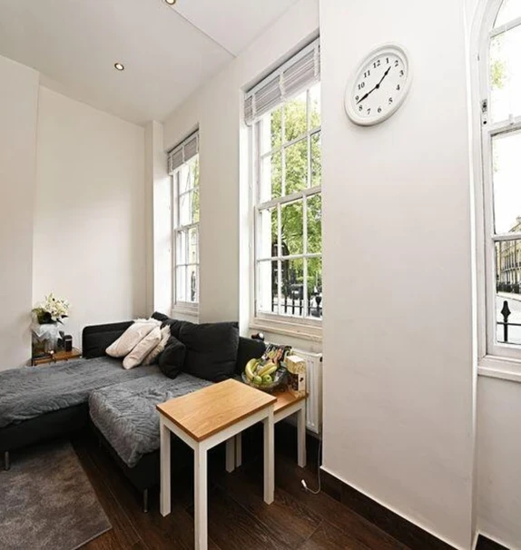 LH-151 Gray's Inn Road