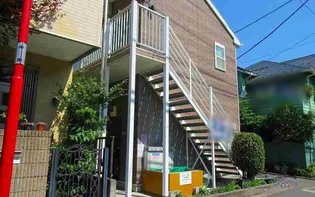 レオパレスフォーブル三茶 0