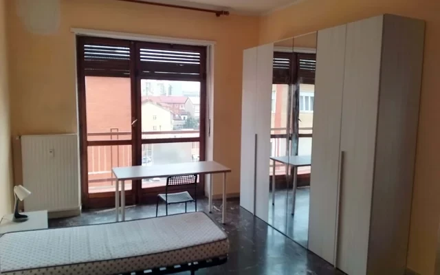 Appartamento con 3 camere a Torino in Via Eritrea 1