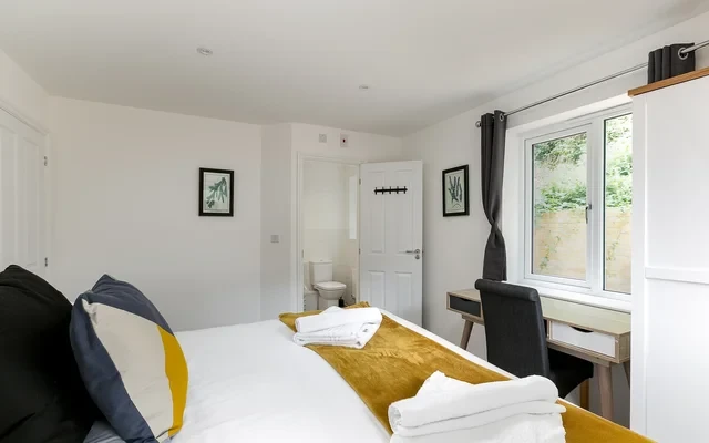 Hertford Serviced Apartments 4