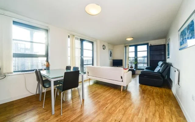 LH-590 Commercial Rd 1