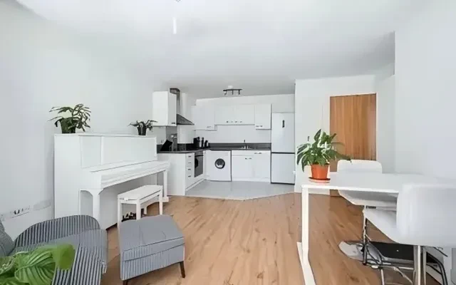 LH-Flat 13, 120 Gowers Walk 2