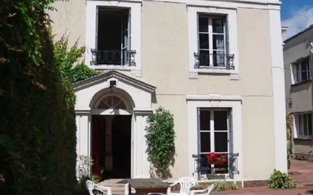 house near Grande Rue 4