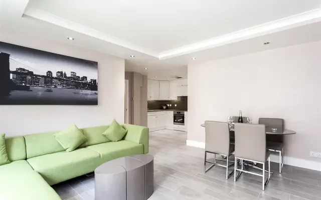 The Phoenix, Bird Street, Marylebone, London, W1U 1BU 2