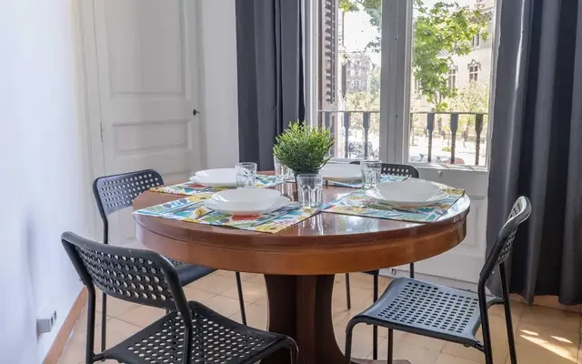 apartment near C/ de Balmes 3