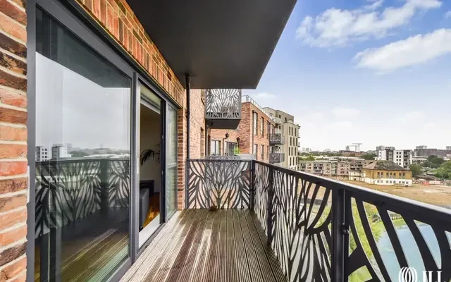139 Leven Road City View Point E14 1