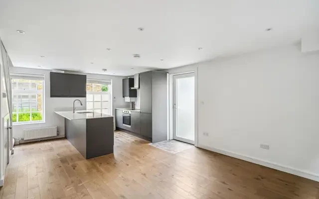 Elm Grove, Wimbledon, London, SW19 4BW 2