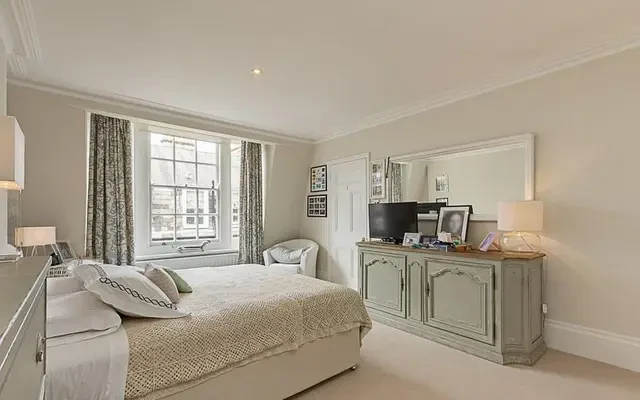 Coleherne Court, Redcliffe Gardens, Chelsea, London, SW5 0DY 4
