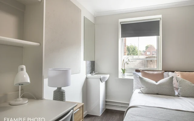 Flat 3, 4 Rob Roy House 1