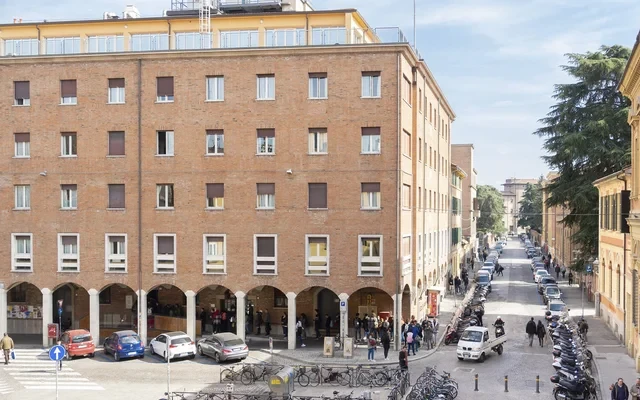 Via Luigi Zamboni 2