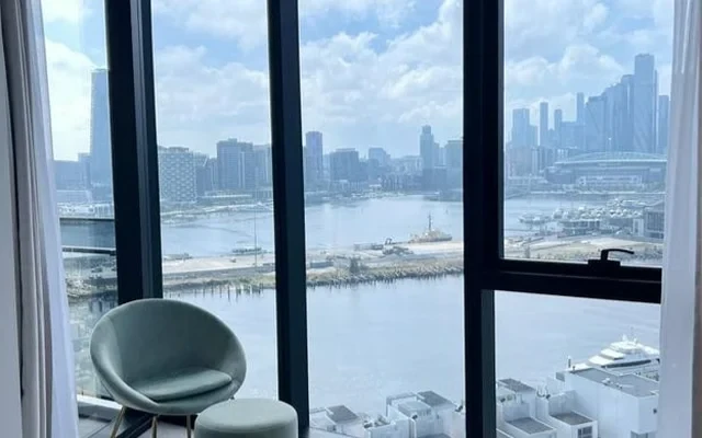 1404/103 South Wharf Drive 2