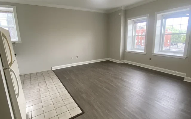 CA - 4117 Walnut Street 3