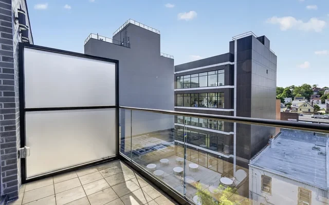 Archer House - New York student accommodation - Patio