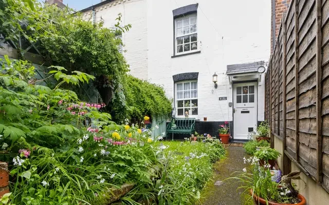 Pip' s Cottage 2