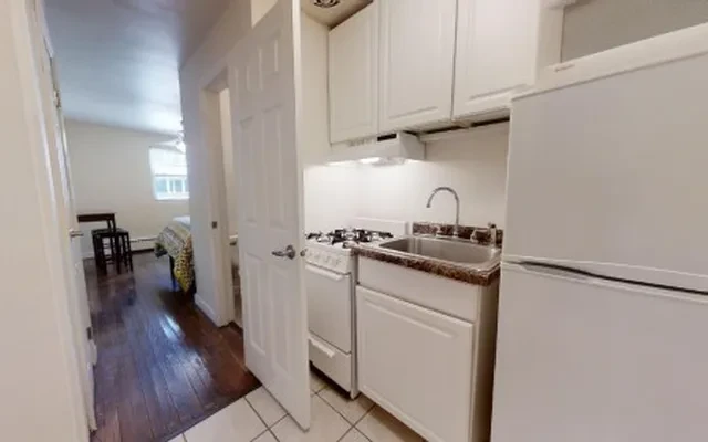 713 S. Sixth St 1