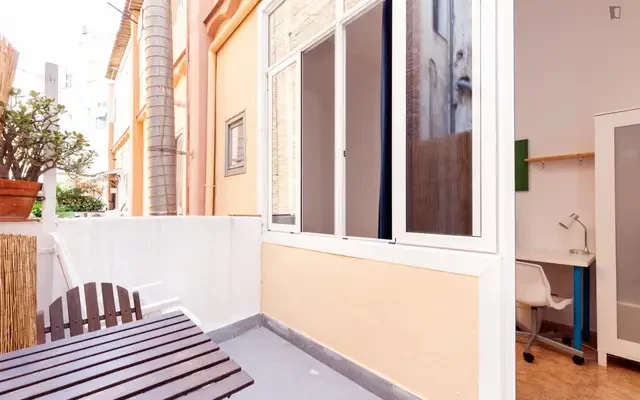 Double Bedroom with Private Terrace in Sants 3