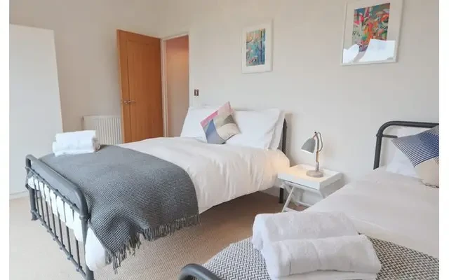 Coronation Road, BS3 1FD 0